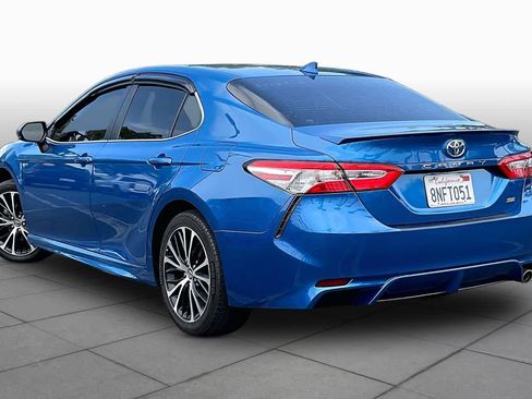 Used 2020 Toyota Camry SE w/ Carpet Mat Package FWD image 11