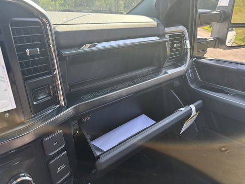New 2026 Ford F250 Lariat w/ Chrome Package AWD/4WD image 35