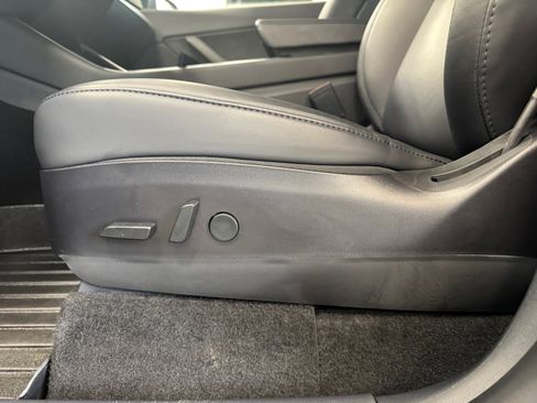 Used 2020 Tesla Model Y Performance image 14