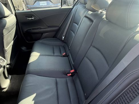 Used 2017 Honda Accord Touring image 25