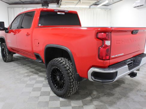 Used 2024 Chevrolet Silverado 2500 LT AWD/4WD image 27