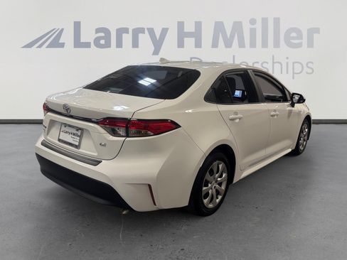 Certified 2026 Toyota Corolla LE w/ Carpet Mat Package (TMS) FWD image 5