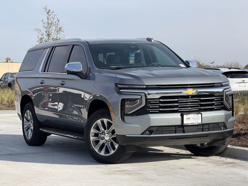 New 2026 Chevrolet Suburban Premier RWD image 2