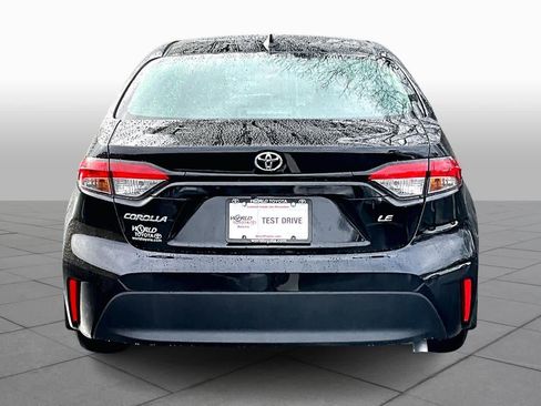 Used 2025 Toyota Corolla LE image 4