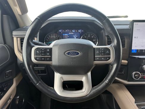 Used 2024 Ford Expedition Limited image 12