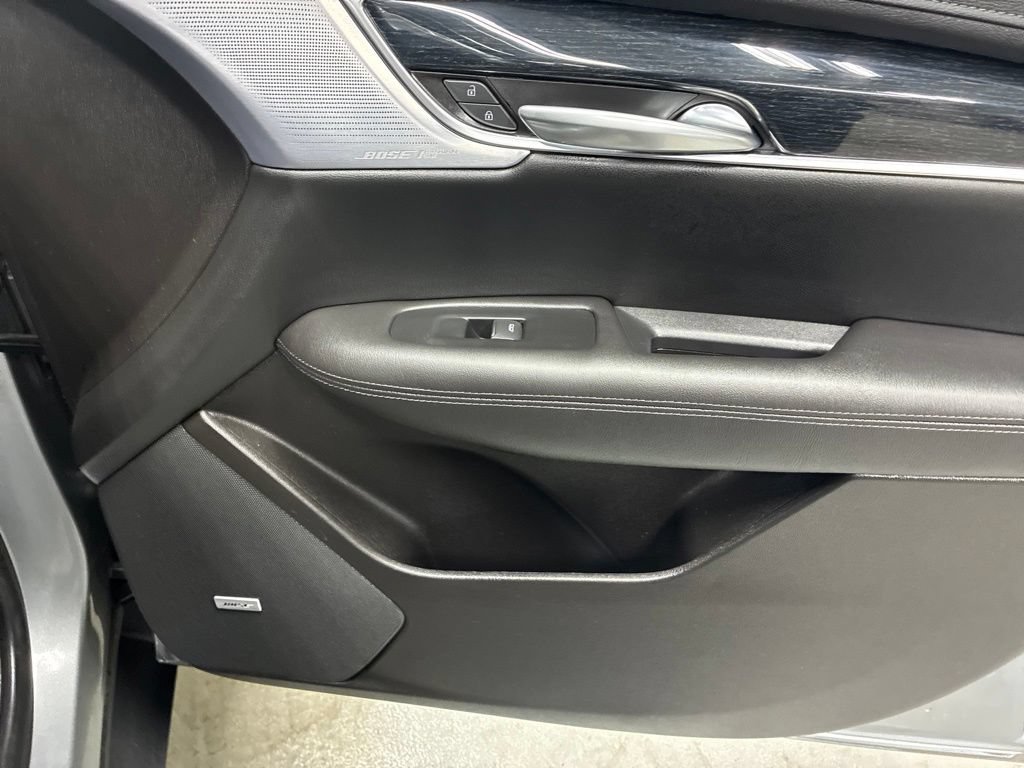 Used 2024 Cadillac XT5 Premium Luxury w/ Technology Package AWD/4WD image 9