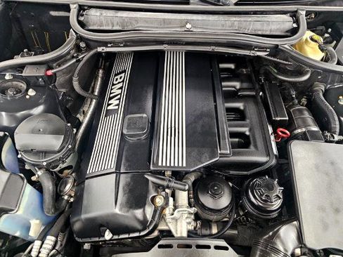 Used 2002 BMW 325i Sedan image 36