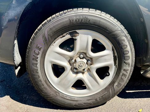 Used 2012 Toyota RAV4 FWD w/ Value Pkg image 16
