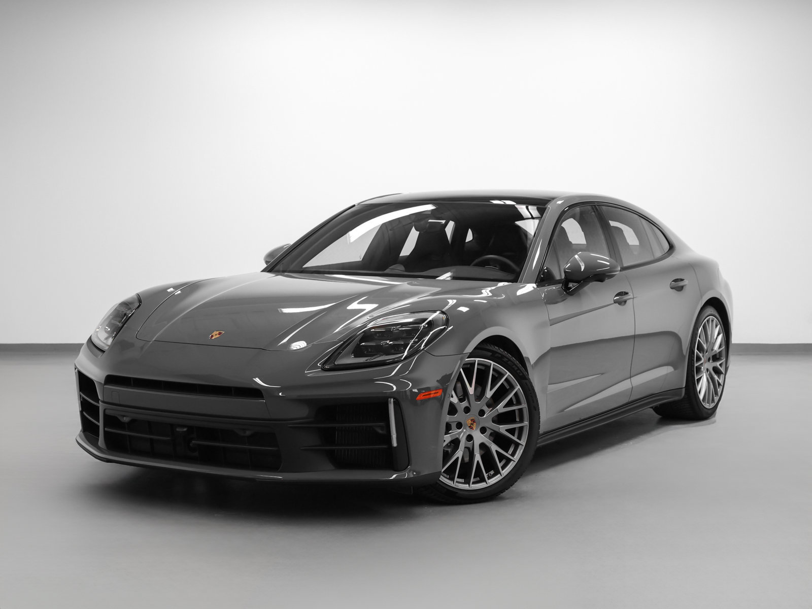 Certified 2025 Porsche Panamera 4 AWD/4WD image 1