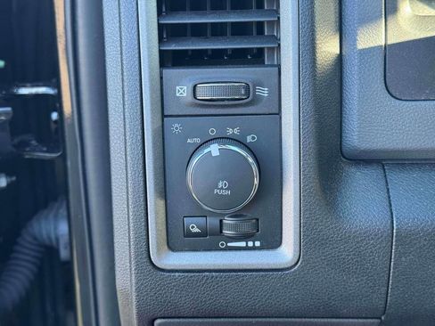 Used 2018 RAM 1500 Express w/ Black Ram 1500 Express Group image 17