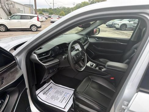 Used 2024 Jeep Grand Cherokee Limited 4xe AWD/4WD image 15