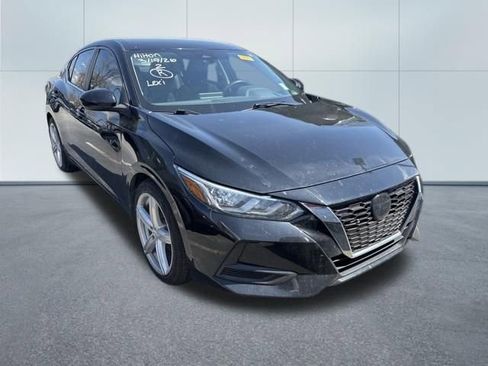 Used 2022 Nissan Sentra S image 2