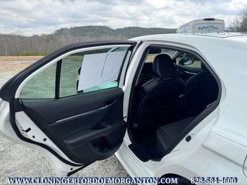Used 2021 Toyota Camry XSE w/ Navigation Package image 15