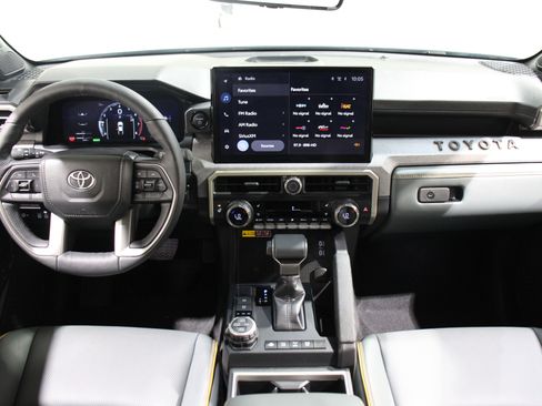 Used 2025 Toyota Tacoma 4x4 Double Cab Hybrid image 2