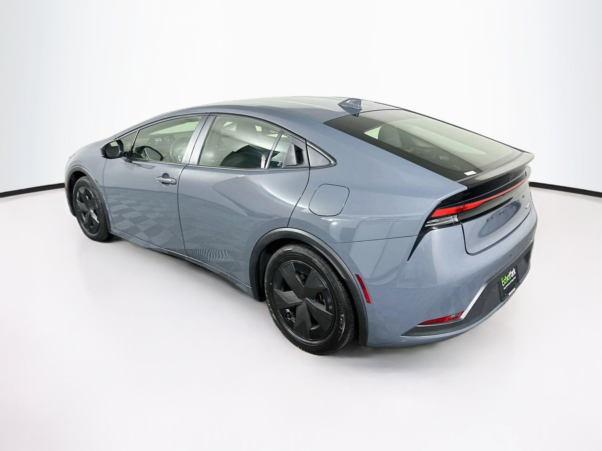 Used 2025 Toyota Prius LE FWD image 5