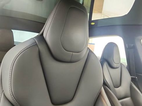 Used 2019 Tesla Model S 100D image 23