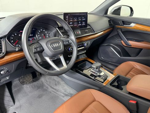 Used 2023 Audi Q5 2.0T Premium w/ Convenience Package AWD/4WD image 4