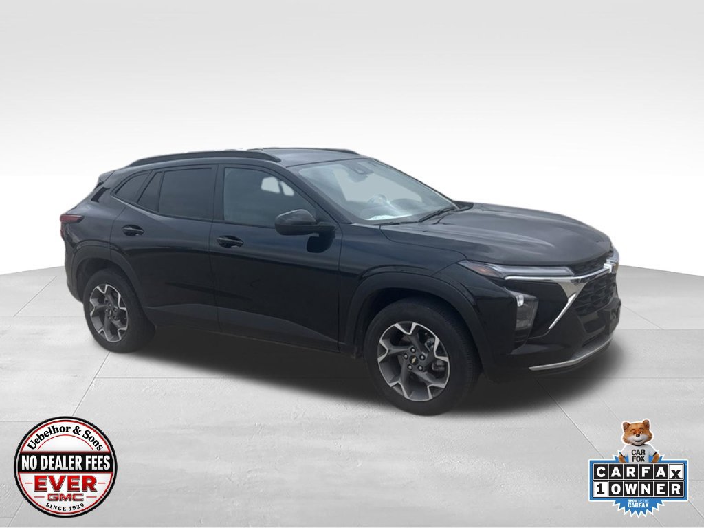 Used 2025 Chevrolet Trax LT FWD image 4
