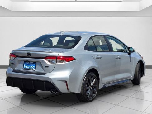 Used 2026 Toyota Corolla SE w/ SE Package FWD image 5