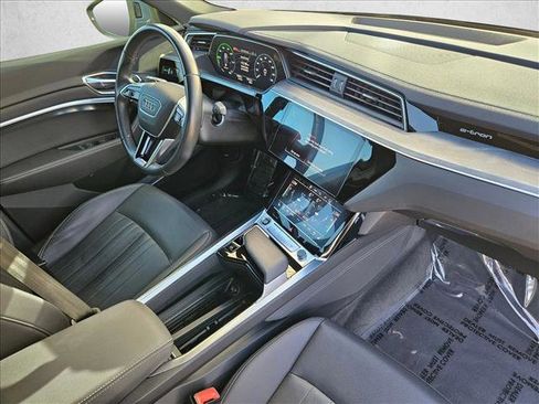 Used 2024 Audi Q8 e-tron Premium Plus w/ Premium Plus Package AWD/4WD image 25