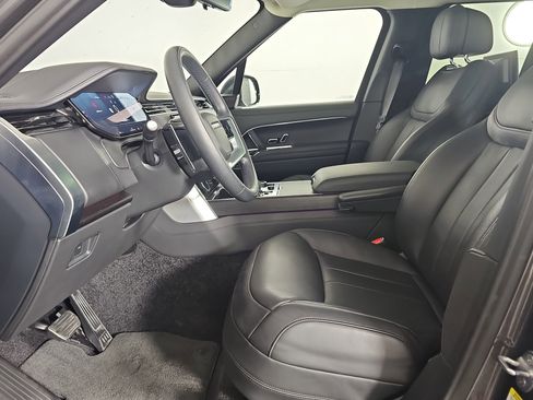 Used 2023 Land Rover Range Rover First Edition image 4
