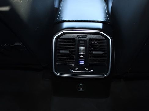 Used 2023 Porsche Macan Turbo image 19