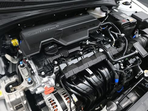 Certified 2024 Hyundai Elantra SEL image 19