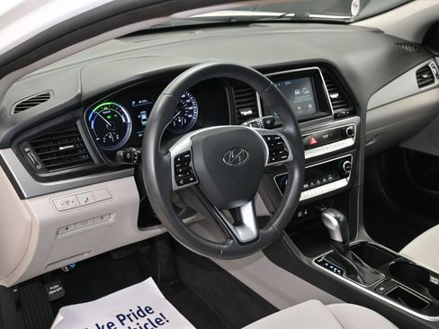 Used 2018 Hyundai Sonata SE FWD image 14