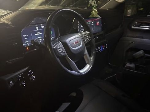 Used 2022 GMC Sierra 1500 SLE image 8