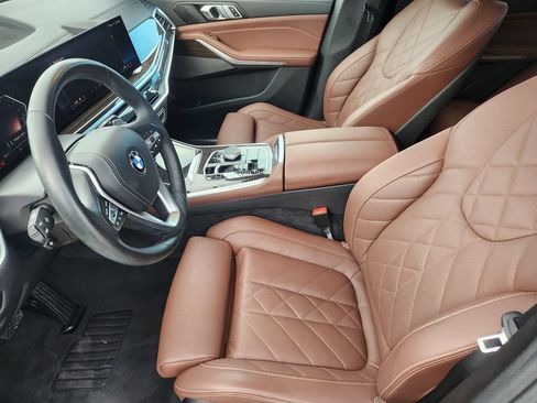 Used 2024 BMW X5 xDrive40i w/ Premium Package AWD/4WD image 9