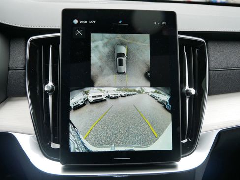 New 2025 Volvo XC90 B6 Ultra w/ Protection Package image 10