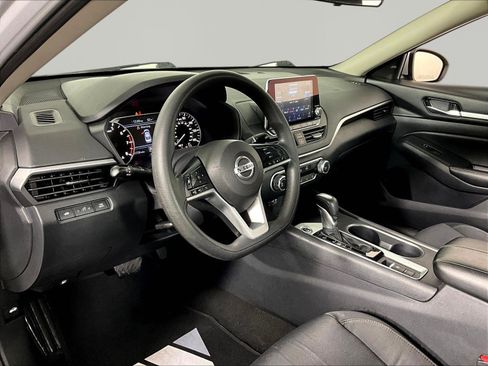 Certified 2022 Nissan Altima 2.5 SV AWD/4WD image 17
