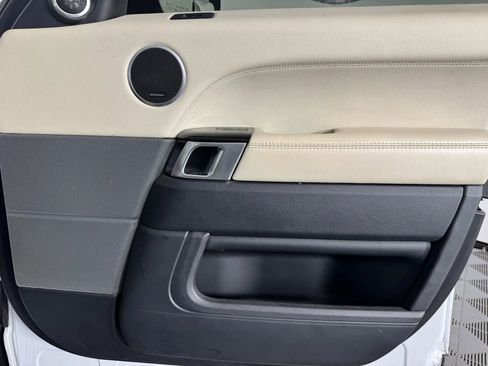 Used 2017 Land Rover Range Rover Sport HSE image 45