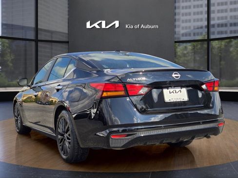 Used 2025 Nissan Altima 2.5 SV image 9