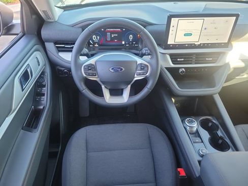 New 2026 Ford Explorer Active RWD image 7