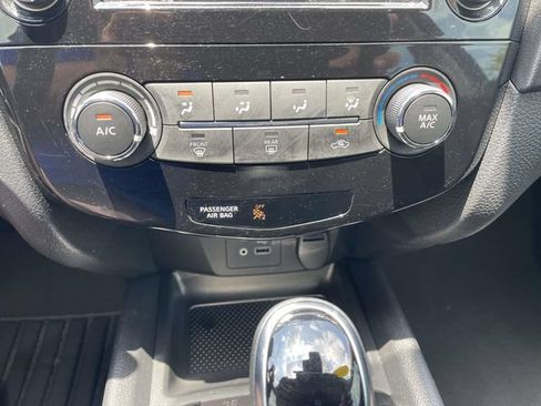 Used 2020 Nissan Rogue S FWD image 4