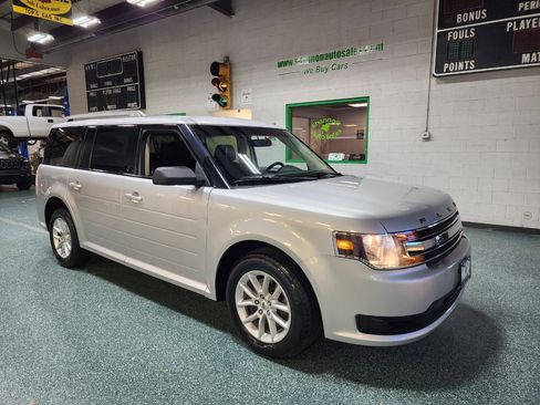 Used 2019 Ford Flex SE image 4