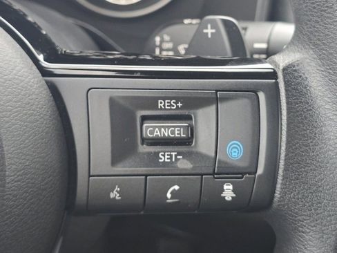 Used 2023 Nissan Rogue SV AWD/4WD image 30