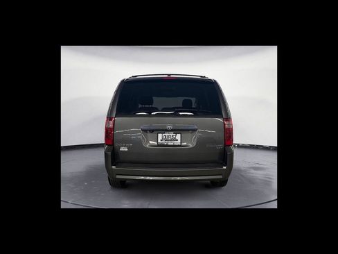 Used 2010 Dodge Grand Caravan SXT w/ Entertainment Group 2 FWD image 5