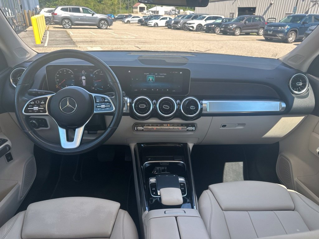 Used 2020 Mercedes-Benz GLB 250 4MATIC w/ Premium Package image 19