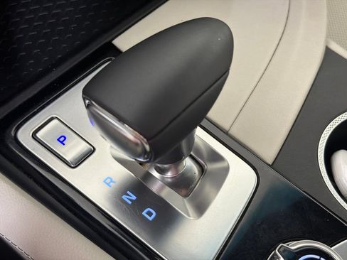 Used 2025 Genesis G70 2.5T RWD image 22