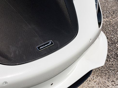 Used 2024 McLaren 750S Spider image 15