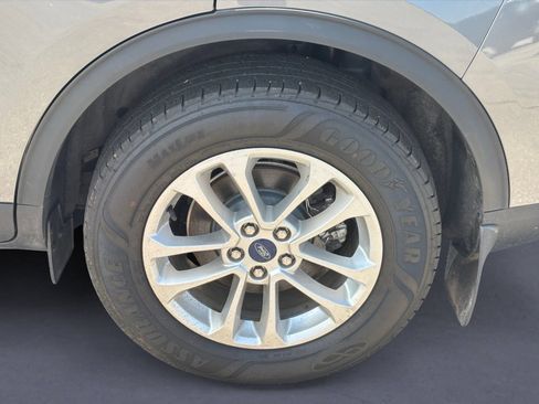 Used 2022 Ford Escape SE w/ Cold Weather Package AWD/4WD image 6