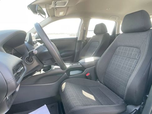 Used 2023 Honda HR-V LX image 12