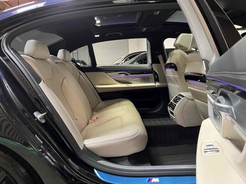 Used 2021 BMW 750i xDrive w/ Executive Package AWD/4WD image 55