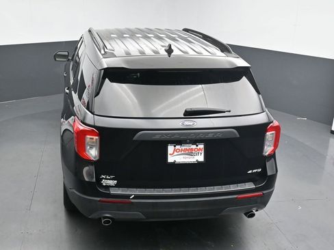 Used 2021 Ford Explorer XLT w/ Equipment Group 202A AWD/4WD image 26