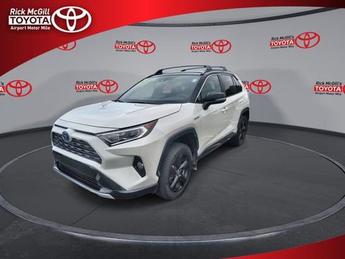 Used 2021 Toyota RAV4 XSE w/ XSE Grade Weather Package AWD/4WD image 4