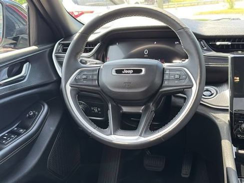 Used 2024 Jeep Grand Cherokee Altitude AWD/4WD image 24