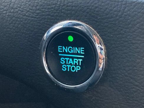 Used 2020 Ford Edge SEL FWD image 12