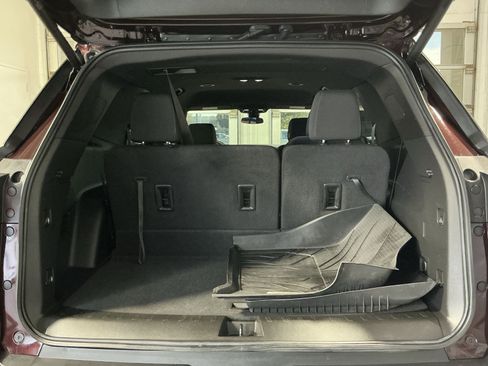 Used 2023 Chevrolet Traverse LT FWD image 26